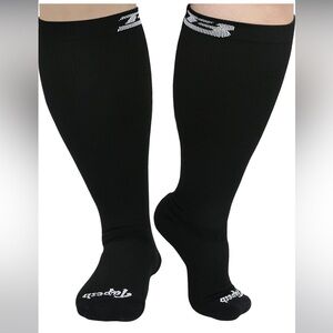 Compression socks, plus size,Tapesb,NWT, Knee High 20-30 Mmhg, unisex